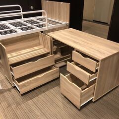 【コンテナ保管中】【展示品・未使用品】子供用システムベッド3点セット[ベッドフレーム＋学習机＋チェスト] 💳自社配送時🌟代引き可💳※現金、クレジット、スマホ決済対応※【送料に設置込】の画像