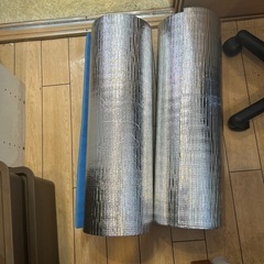 キャンプで寝袋などの下に敷くマット2個セットの画像