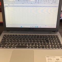 ノートパソコン（DESKTOP-HIKDTGQ、ASUS X541SA）の画像