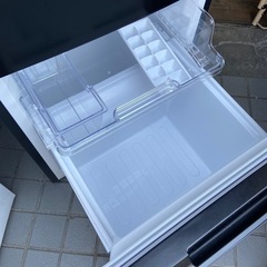 SHARP 2ドア冷蔵庫　2023年製　152 L ブラック　SJ-15E2-B　　の画像