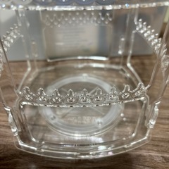 受け渡し予定者決まりました！キーホルダーの棚の画像