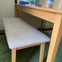 ダイニングテーブルの画像