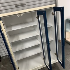店舗、出張買取実施中★ガラス本棚　食器棚　収納棚　キャビネット　書棚　の画像