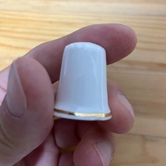 イギリス製の陶器の指ぬきの画像