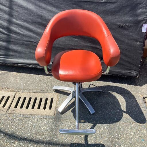タカラベルモント製　カット椅子　格安！ 美容室 セット椅子 カット椅子 タカラベルモント製 （プロ用