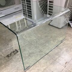 ガラステーブルの画像
