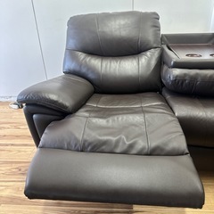 ヤマダオリジナル 電動 リクライニングソファ ГYES140001DBR3P/L25 幅202cm 3人掛け本 革ダークブラウン色電動　 ソファの画像