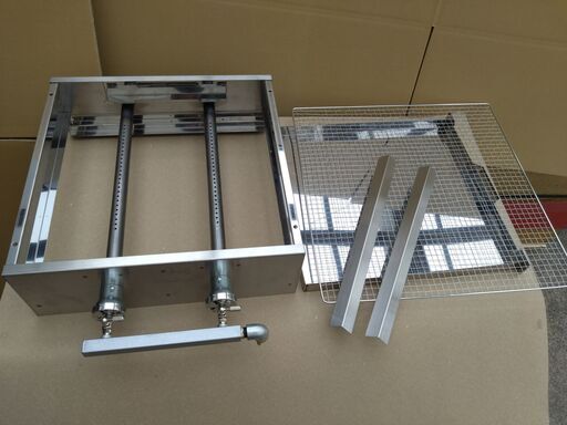 2万円台 新品 網焼き プロパン ガス コンロ サザエ 牡蠣 はまぐり 磯焼き 漁港 漁師めし 海鮮 焼鳥 牛豚大串 とうもろこし 磯辺焼き ホタテ　　#海鮮  #網焼き  #漁師めし  #LPガス  #幅45cm  #BBQコンロ  #海鮮  #漁師  #漁港  #あみいそ焼  #業務用  #プロパンガス  #LPガス  #下火式グリラー  #あみ焼き機  #網焼き機  #荒磯  #厨房機器  #店舗用品  #イベント  #焼き台  #卓上  #小型焼物機器  #新品未使用  #送料無料  #グリラー