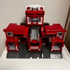 トミカ 変形出動！ビッグファイヤー＆コマンドステーション　扉開ける補助要の画像