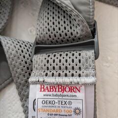 BABYBJÖRN 抱っこ紐 mini　グレーカラーの画像