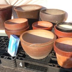 配達先決定🚚　無料配達します🚚大き目の植木鉢まとめて💖の画像