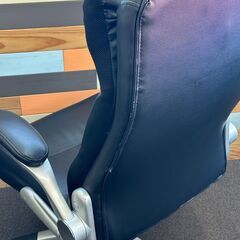 店頭引き渡し 中古 レザー オフィスチェア 椅子 キャスター付き ブラック 家具の画像