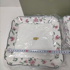 【糸島市内 送料無料】【新品未使用】ヴァレンティノ　花柄　パーティーセット 大皿小皿セット　250731-10Yの画像