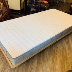 シングルサイズ⭐️ベッド(マットレス付き)【グッディーズ】の画像