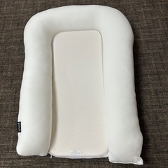 【美品】ベビーネスト クッションベッド 収納袋付き ホワイト 西松屋の画像