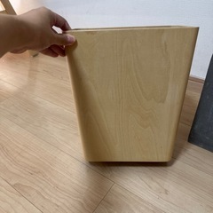 ゴミ箱の画像