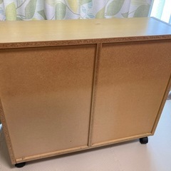 収納家具　キャスター付　高さ調整可能の画像