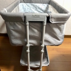 ベビーベッドの画像