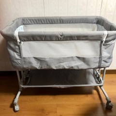 ベビーベッドの画像