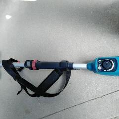 マキタ　makita　充電式草刈機 バッテリー2個付き！！の画像