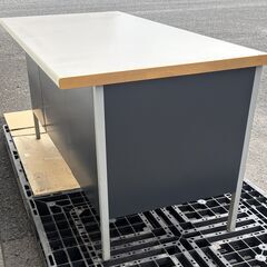 中古品　オフィスデスク　事務机　引き出し鍵付きの画像
