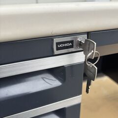 中古品　オフィスデスク　事務机　引き出し鍵付きの画像