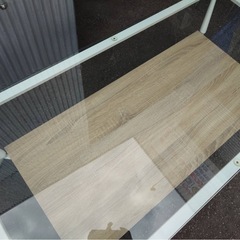 ● ガラステーブル ホワイト アイアン ナチュラルウッド センターテーブル 120×60×38cm リビング  コーヒー カフェ テーブル ソファテーブル 棚付き 机 収納 中古 ③の画像