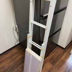 収納ラックの画像