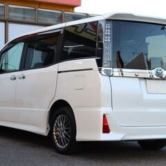 乗出し価格!! 車検2年付 ヴォクシーハイブリッド 28年式 8.2万km 修理歴無し スマートキー ＥＴＣ ナビ 諸費用コミコミ!の画像