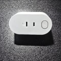 au HOME用の赤外線リモコン02、スマートプラグ03の画像