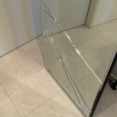 鏡　160センチ　下にヒビありの画像
