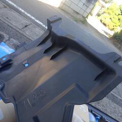 レクサスRX450hエンジンアンダーカバーの画像