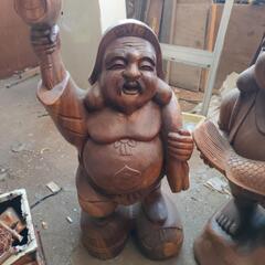 めっちゃでかい大黒天と布袋様の置物の画像
