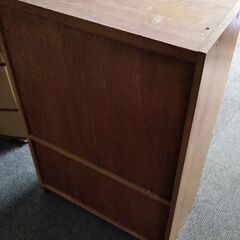 小型食器棚の画像