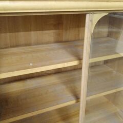 小型食器棚の画像