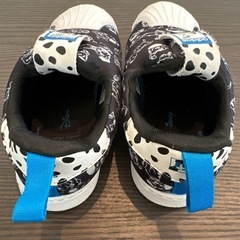 adidas ディズニーキャラクター スニーカー　15.5センチの画像