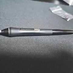 Wacom Cintiq Pro 24 ペンモデル DTK-2420/K0おまけ付きの画像