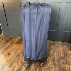 無印良品 半分の厚みで収納できるソフト キャリーケース 63L スーツケースの画像