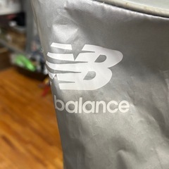 ニューバランス　スタンドキャディバッグの画像