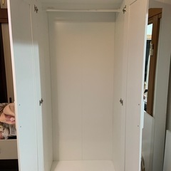 IKEA 鏡付き クローゼットの画像