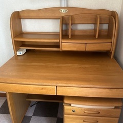 イトーキ学習机　椅子付き
の画像