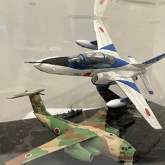 飛行機模型　ブルーインパルス  戦闘機　ケース付き　の画像