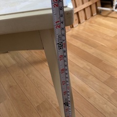 ダイニングテーブルの画像