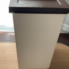 ゴミ箱の画像