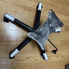 ゲーミングチェア 白の画像