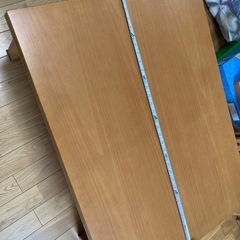 伸縮性ダイニングテーブルの画像