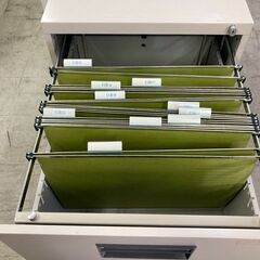 中古　コクヨ 　ファイリングキャビネット　 引出タイプ　 B4サイズ 2段  鍵付　幅458×奥行620×高さ740mm 　ハンキングファイル20個付　愛知県 一宮市 名古屋 稲沢 江南 岩倉 岐阜 羽島 各務ヶ原 三重 愛知 グッドプライス一宮の画像