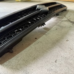 【ジムニー JB23 5型 純正フロントグリル】の画像