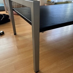 ガラスローテーブルの画像