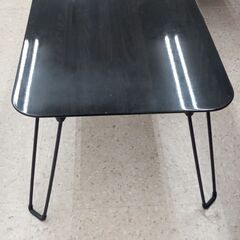 ★リユースのサカイ高崎店★TJ12370 カインズ 折りたたみテーブル 黒 H30×D40×W60 クリーニング済みの画像